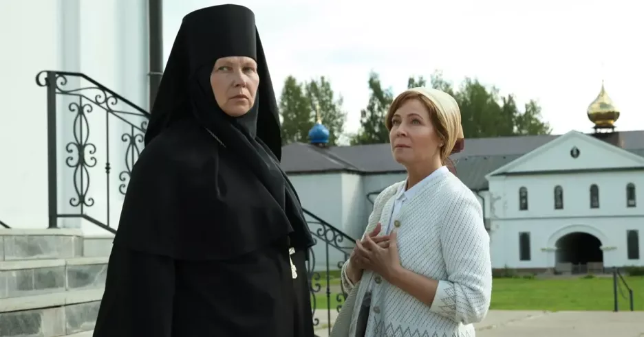 фото для статьи Мария Куликова пытается объединить семью в сериале «Свет в окне»