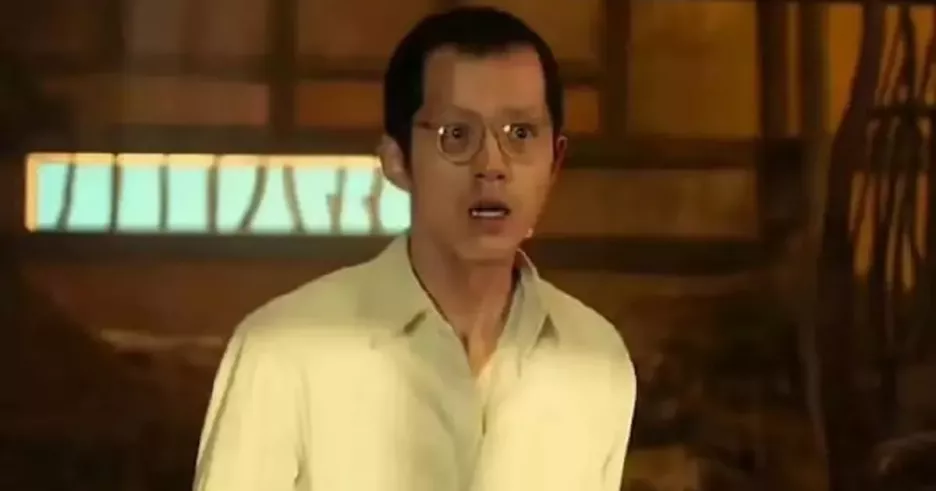 фото для статьи Красавец Лю Хао Жань перевоплотился в лысеющего очкарика в шпионском фильме «Расшифровано»