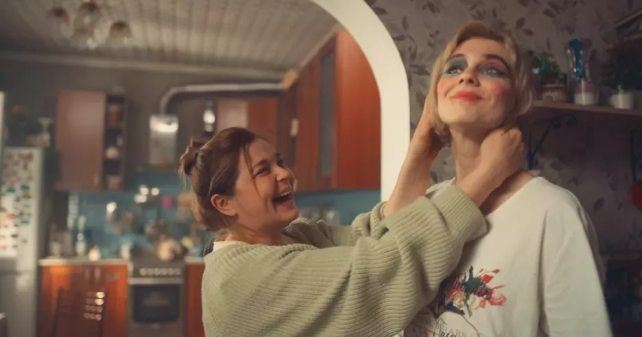 фото для статьи Ирина Пегова и Даша Верещагина в тизер-сцене детективного драмеди «Гостья» 