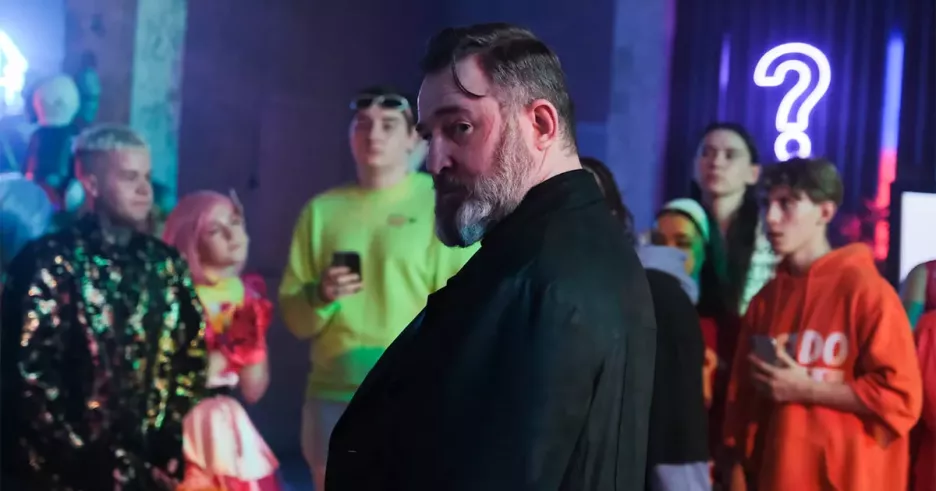 фото для статьи Вышибала из 90-х Алексей Розин хочет вернуть в новом веке Любовь Толкалину в сериале «Дино»