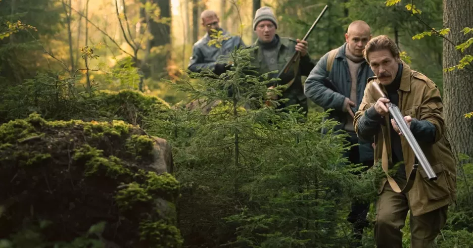 фото для статьи В сериале «Лихие» Артем Быстров и Евгений Ткачук создали ОПГ, контролирующую всю Россию