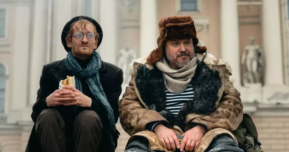 фото для статьи Сергей Чихачев и его робот попытаются победить голограмму в продолжении «Кибердеревни»