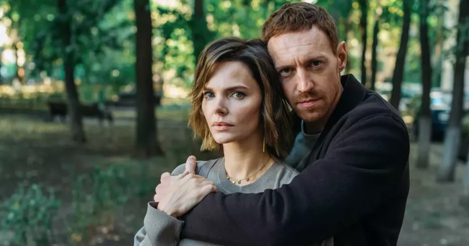 фото для статьи Елизавета Боярская и Артур Бесчастный в трейлере сериала «Опасная близость»