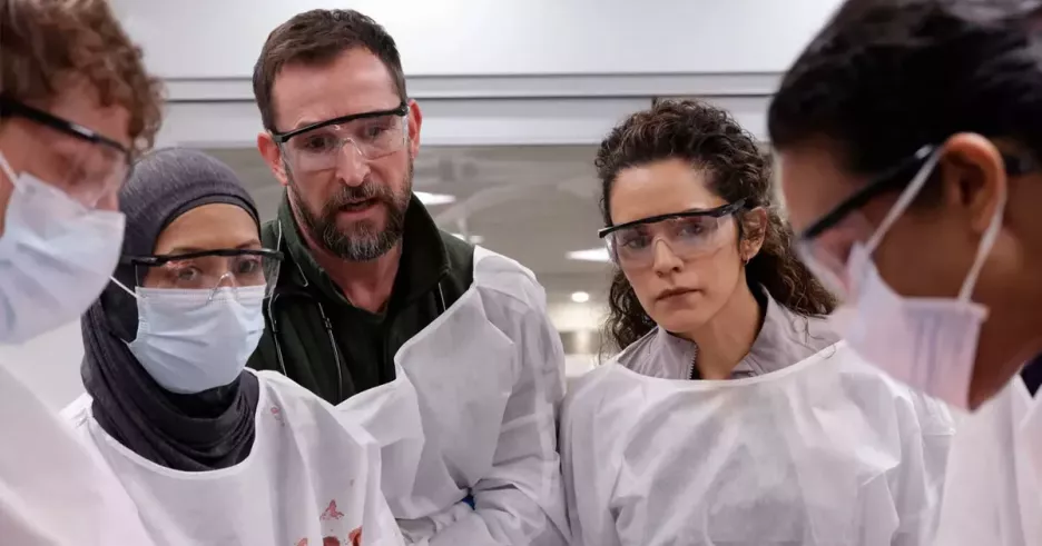 фото для статьи В «Больницу Питт» придет новый прогрессивный доктор, а Робби вступит в конфликт с Лэнгдоном