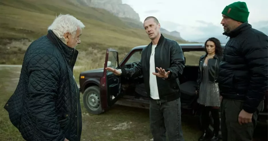 фото для статьи Андрей Смоляков, Артем Быстров и Анна Банщикова играют альпинистов в триллере создателя «Метода» и «Лихих»