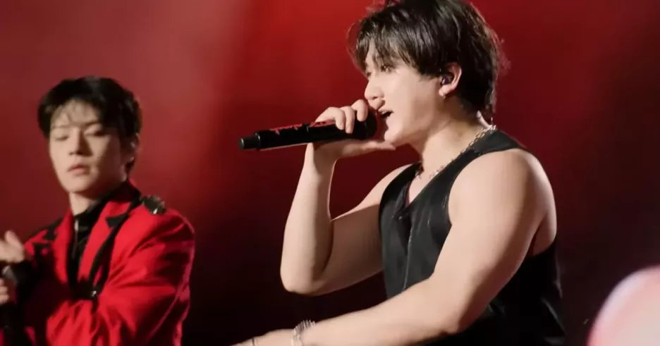 фото для статьи «Stray Kids» на сцене и за кулисами в трейлере фильма о масштабном мировом туре группы