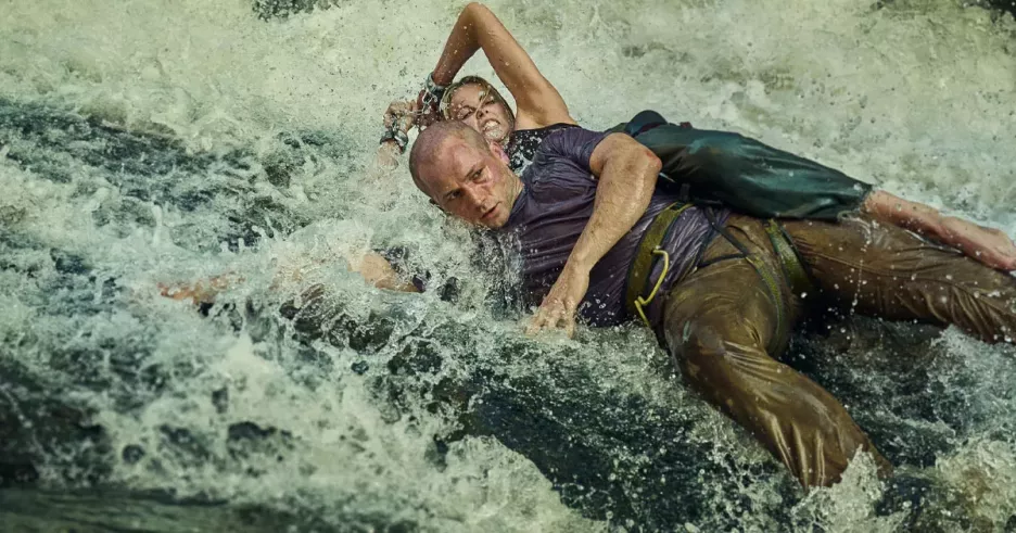 фото для статьи Тэрон Эджертон и Шарлиз Терон побывали в «аду» на съемках фильма о выживании «Вершина»