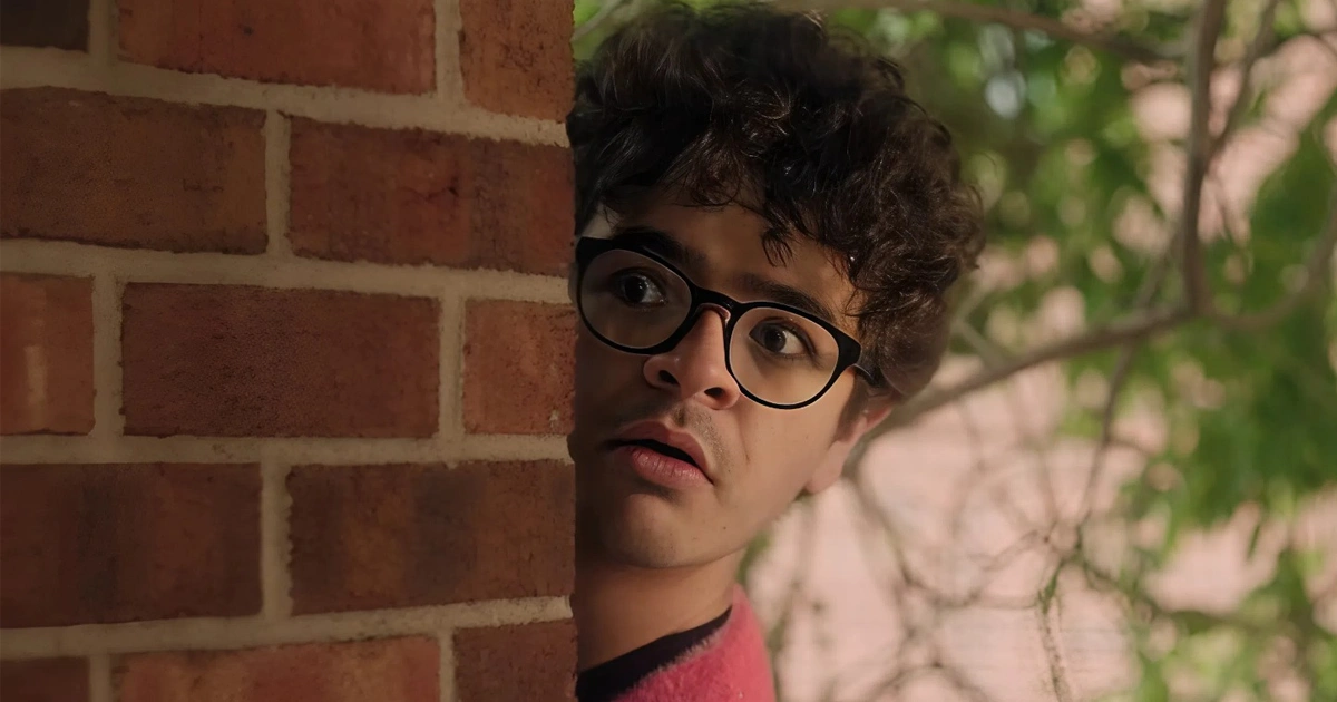 Звезда «Очень странных дел» сыграл обдолбанного студента в комедии «Pizza Movie»