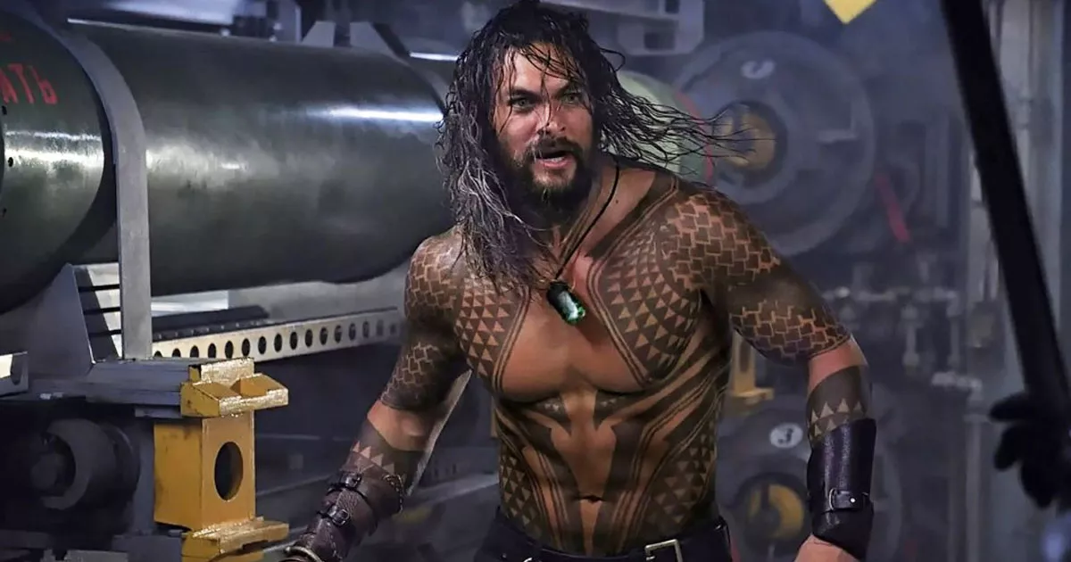 Вышел новый трейлер «Супергерл» с харизматичным космическим наемником Джейсоном Момоа