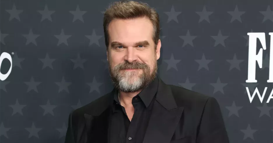 фото для статьи Звезда «Очень странных дел» Дэвид Харбор сыграл наставника Рэмбо в приквеле культовой франшизы