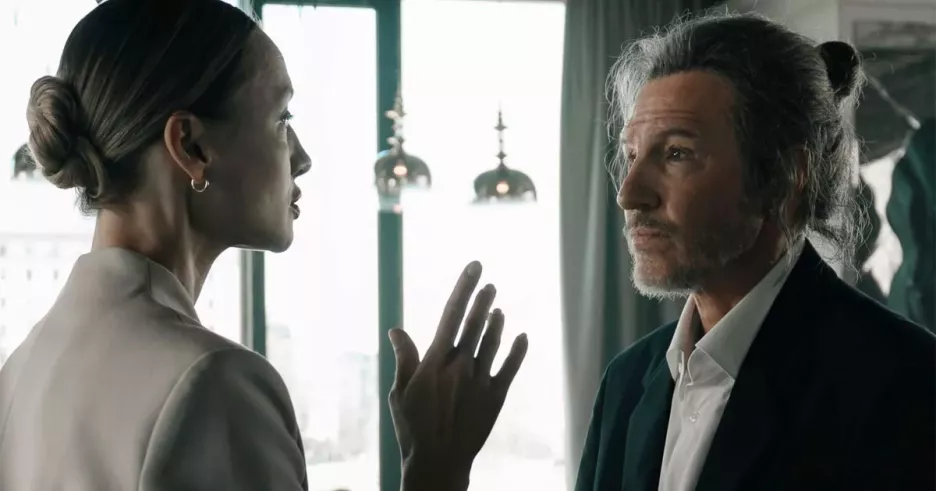 фото для статьи Игорь Верник вернулся из Таиланда к Екатерине Вилковой в комедийном сериале «На своей волне»