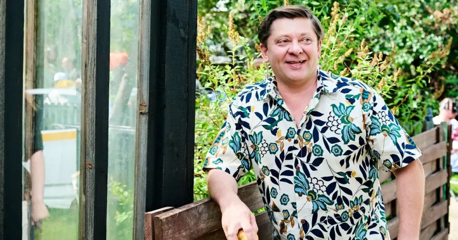 фото для статьи Дмитрий Брекоткин играет подкаблучника в новой дачной комедии «Уральских пельменей»
