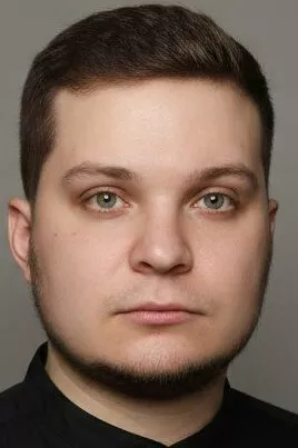 Максим Опря