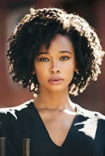 Вакима Холлис