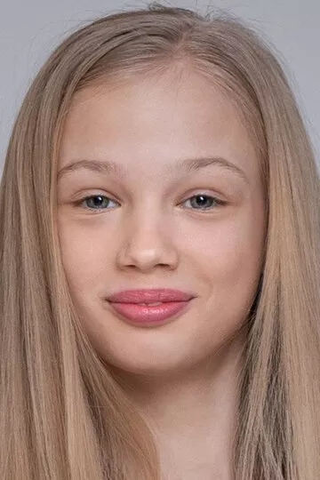 Лиза Леонова