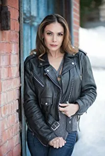 Джина Бечард